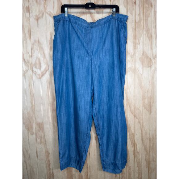 Chico's Chambray Pull-On Crop Pants Stretch Back Waist Front Pockets Flowy - Picture 9 of 9